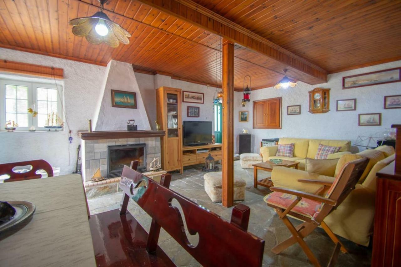Traditional Village House Méson Yerakaríon Bagian luar foto